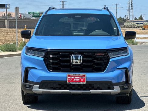 New 2025 Honda Pilot TrailSport image 8