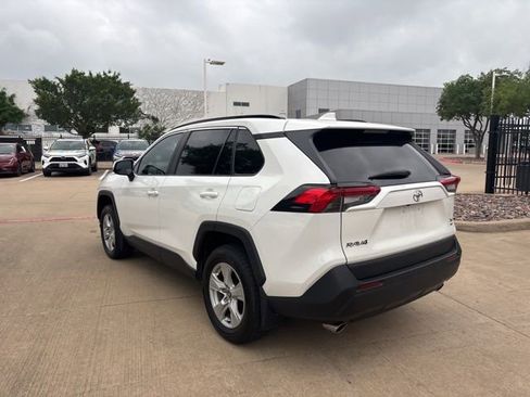 Used 2021 Toyota RAV4 XLE w/ XLE Grade Weather Package image 7