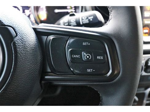 Used 2023 Jeep Wrangler Unlimited w/ Sun & Screen Package image 16