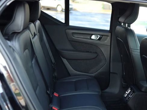 Used 2025 Volvo XC40 B5 Core image 46