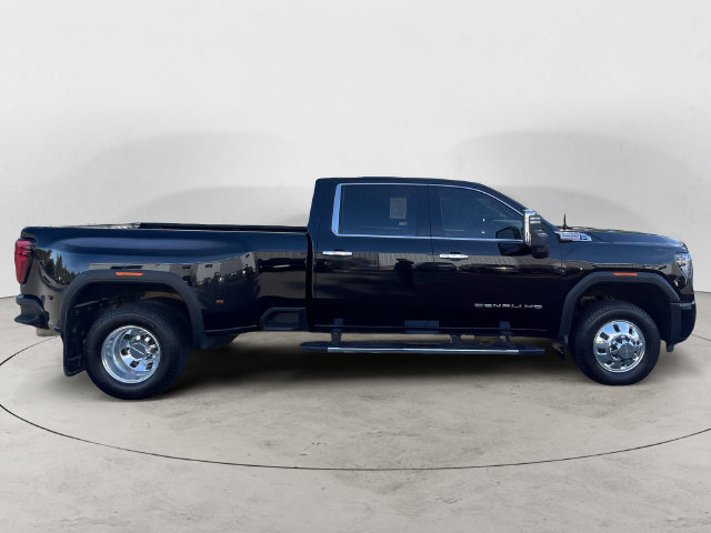 Used 2024 GMC Sierra 3500 Denali w/ Technology Package AWD/4WD image 4