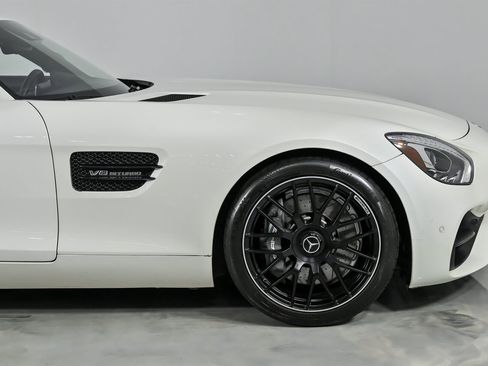 Used 2018 Mercedes-Benz AMG GT Roadster image 15