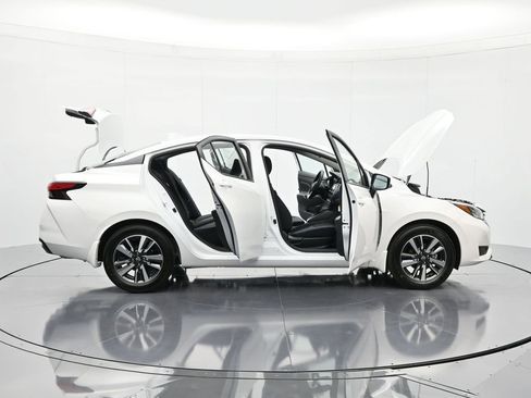 New 2025 Nissan Versa SV w/ Trunk Package FWD image 42