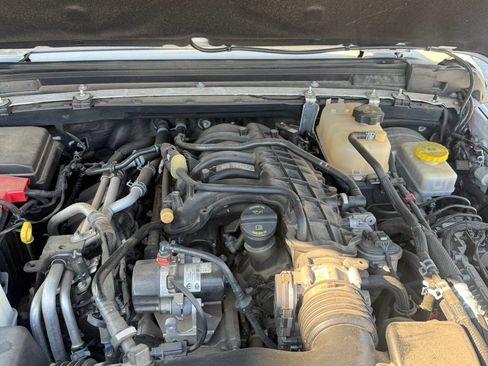 Used 2023 Jeep Wrangler Unlimited Sport AWD/4WD image 9