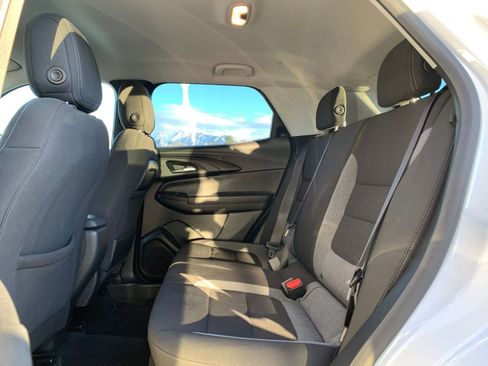 Used 2025 Chevrolet TrailBlazer LT w/ Driver Confidence Package image 23