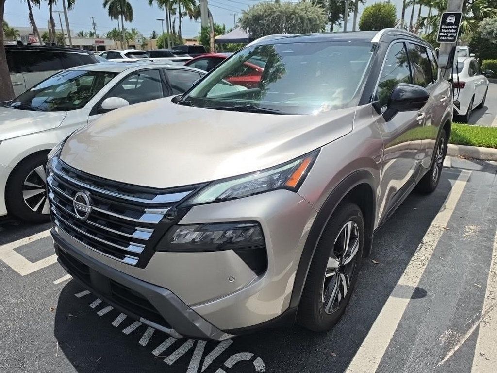 Used 2025 Nissan Rogue SL w/ SL Premium Package AWD/4WD image 36