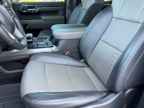 Used 2023 Chevrolet Silverado 1500 ZR2 AWD/4WD image 13