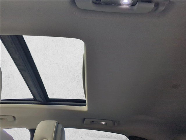 Used 2013 Cadillac XTS Premium FWD image 20