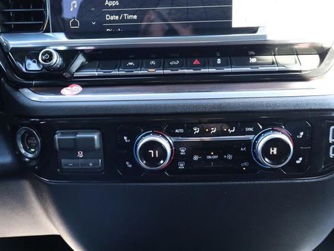 Used 2026 GMC Sierra 1500 SLT image 22