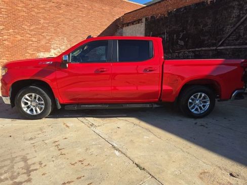 Certified 2023 Chevrolet Silverado 1500 LT w/ Z71 Off-Road Package AWD/4WD image 4