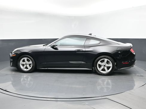 Used 2022 Ford Mustang Coupe image 4