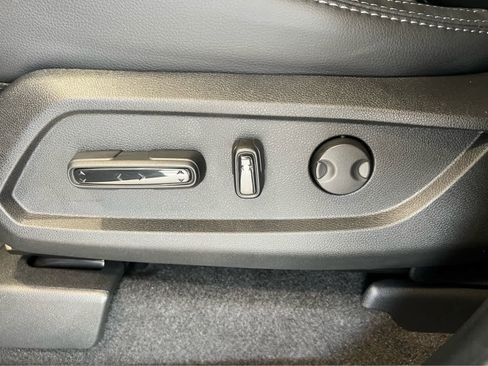 New 2025 Honda Pilot Touring image 18