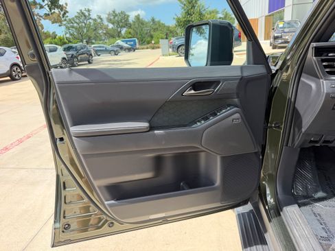 Used 2024 Lexus GX 550 AWD/4WD image 24