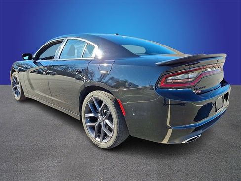 Used 2020 Dodge Charger SXT w/ Blacktop Package image 6
