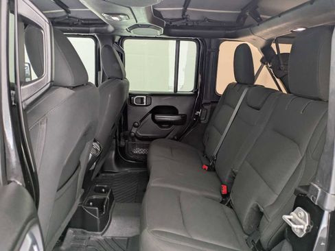 Used 2018 Jeep Wrangler Unlimited Sport AWD/4WD image 18