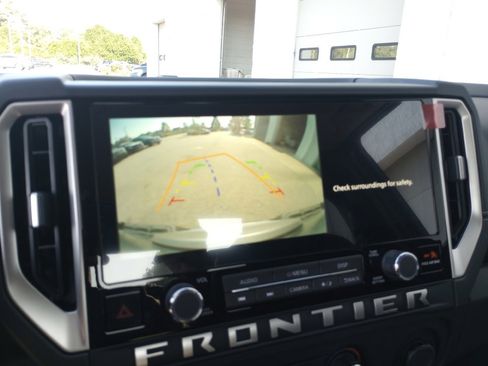 New 2025 Nissan Frontier SV image 18