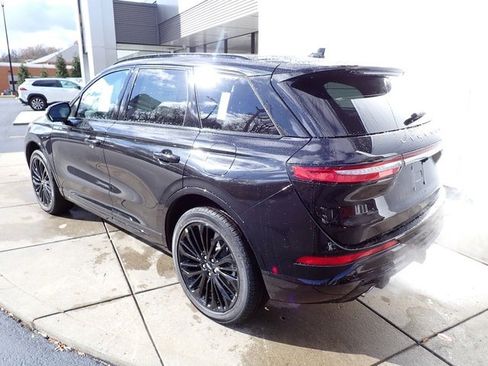 New 2026 Lincoln Corsair Premiere image 3