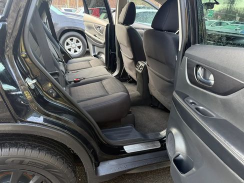 Used 2017 Nissan Rogue SV w/ Midnight Edition image 14