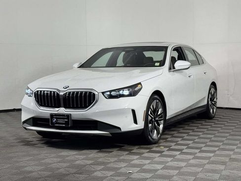 Used 2026 BMW 530i xDrive w/ Premium Package AWD/4WD image 7