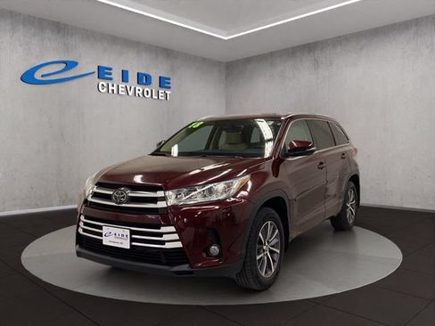 Used 2018 Toyota Highlander XLE AWD/4WD image 11
