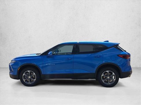 Used 2025 Chevrolet Blazer LT FWD image 9