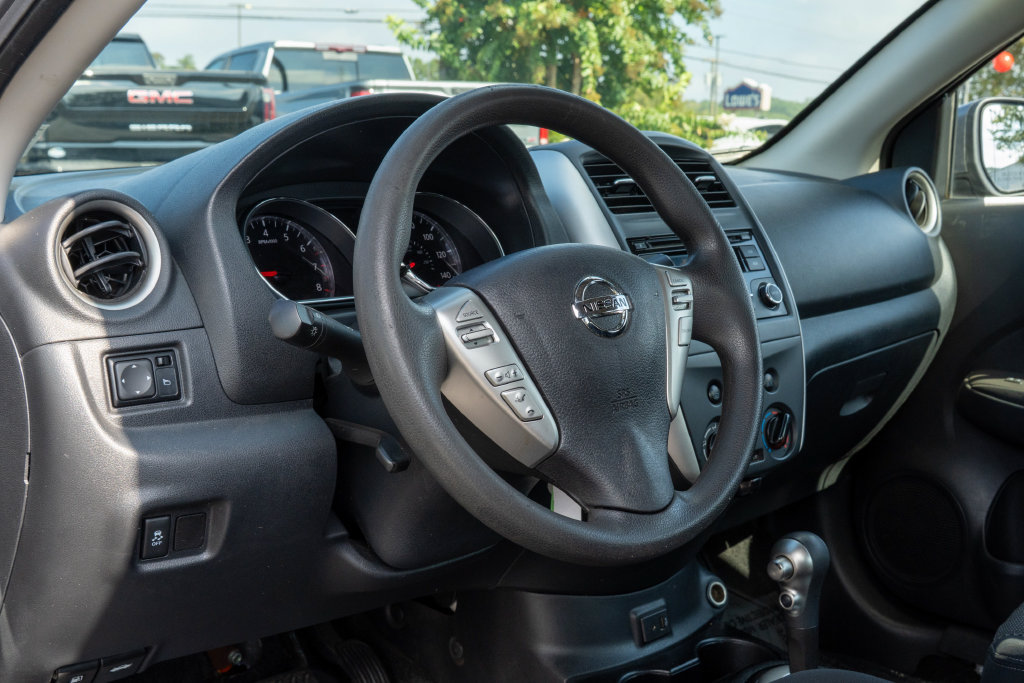 Used 2017 Nissan Versa SV FWD image 10