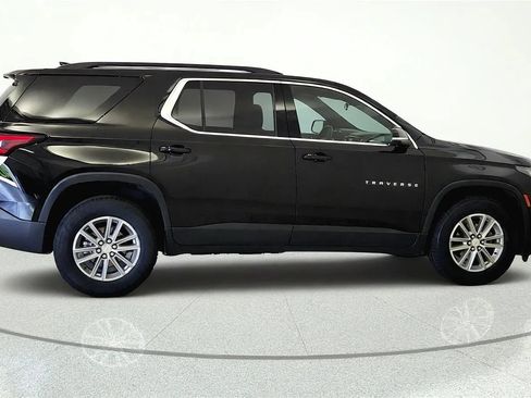 Used 2023 Chevrolet Traverse LT FWD image 7