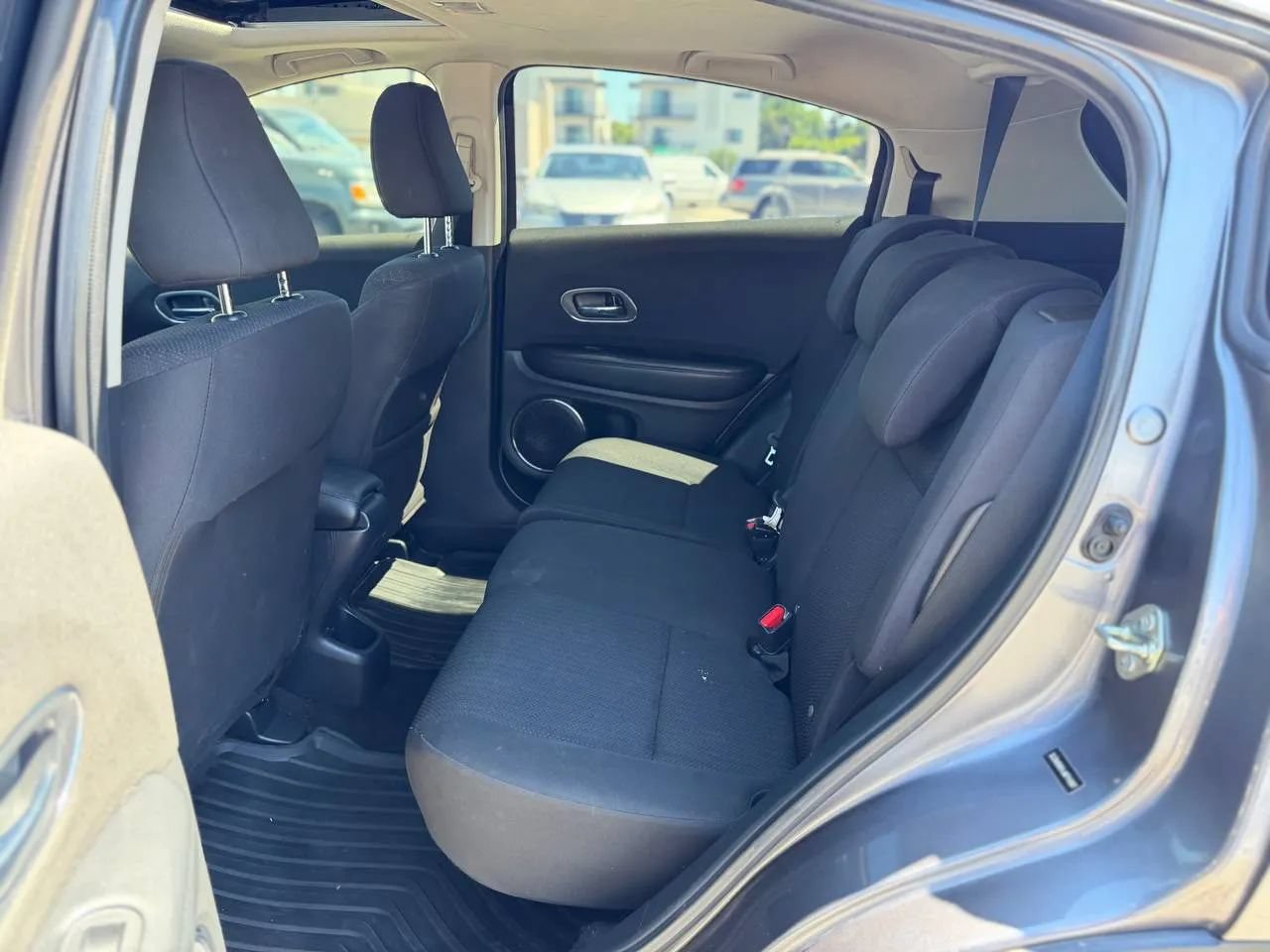 Used 2018 Honda HR-V EX image 27