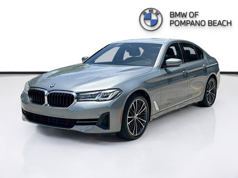 Used 2023 BMW 540i w/ Convenience Package image 3