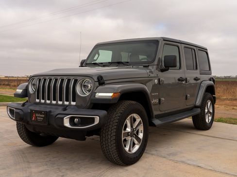 Used 2020 Jeep Wrangler Unlimited Sahara w/ Uconnect 4C Nav & Sound Group AWD/4WD image 2