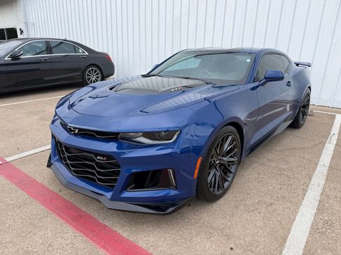 Used 2019 Chevrolet Camaro ZL1 RWD image 1