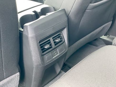 Used 2024 Chevrolet Colorado LT w/ LT Convenience Package RWD image 13