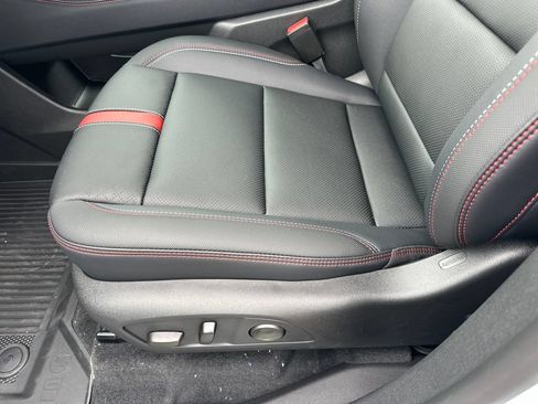 New 2026 Chevrolet Traverse RS w/ LPO, Floor Liner Package AWD/4WD image 11