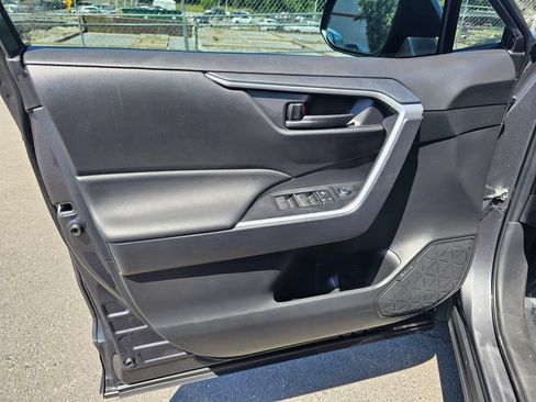 Certified 2025 Toyota RAV4 LE FWD image 21