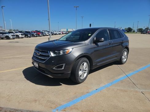Used 2017 Ford Edge SEL w/ Equipment Group 201A AWD/4WD image 2