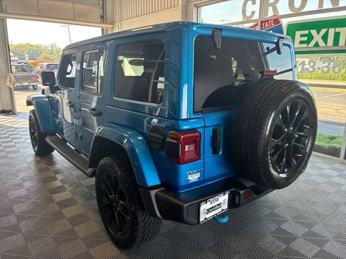 Used 2023 Jeep Wrangler Unlimited Sahara w/ Cold Weather Group AWD/4WD image 4
