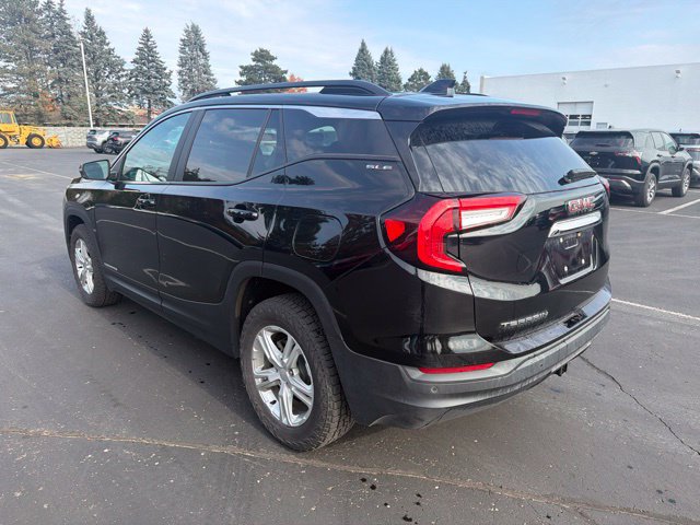 Used 2024 GMC Terrain SLE w/ Driver Convenience Package AWD/4WD image 9