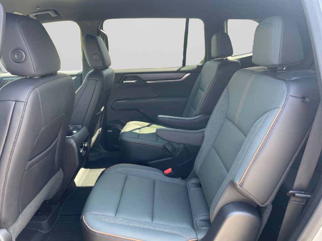 Used 2025 GMC Acadia AT4 w/ LPO, Floor Liner Package AWD/4WD image 19