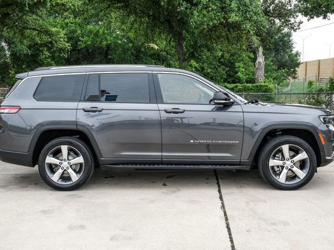 Used 2021 Jeep Grand Cherokee L Limited AWD/4WD image 15
