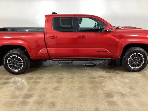 Used 2026 Toyota Tacoma TRD Sport w/ TRD Sport Upgrade Package AWD/4WD image 7