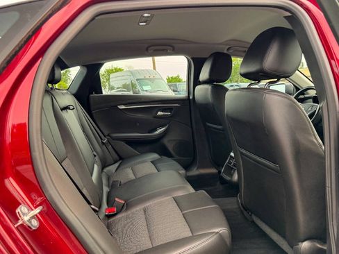 Used 2017 Chevrolet Impala LT w/ Convenience Package FWD image 16