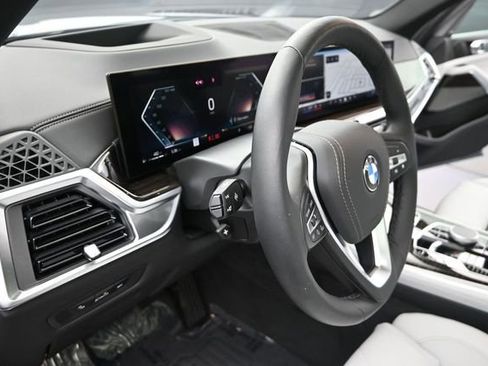 Used 2025 BMW X5 xDrive40i AWD/4WD image 18