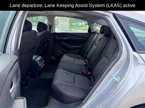 Used 2025 Honda Accord SE image 9