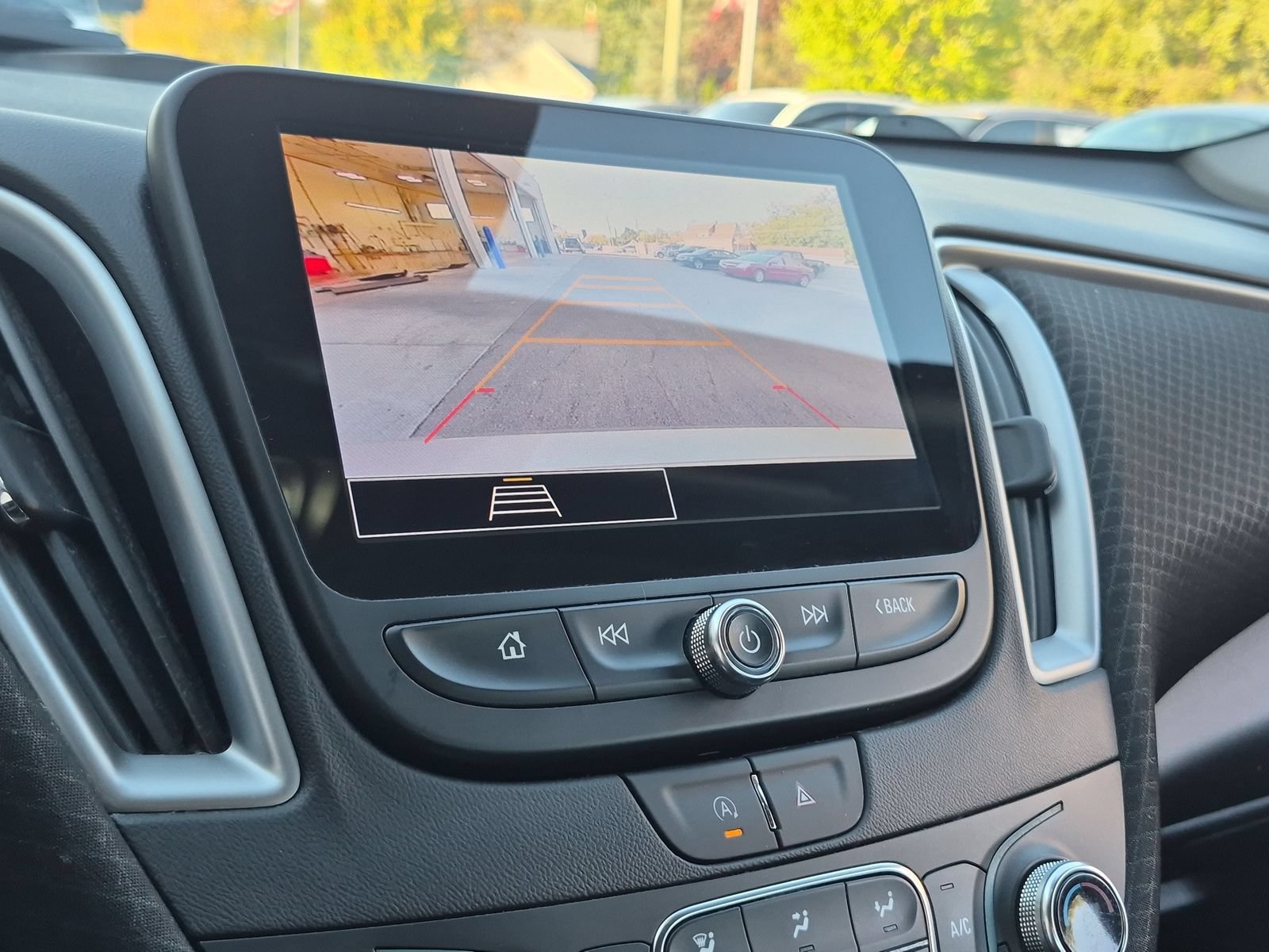 Used 2025 Chevrolet Malibu LT FWD image 28