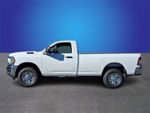 Used 2024 RAM 2500 Tradesman w/ Chrome Appearance Group image 7