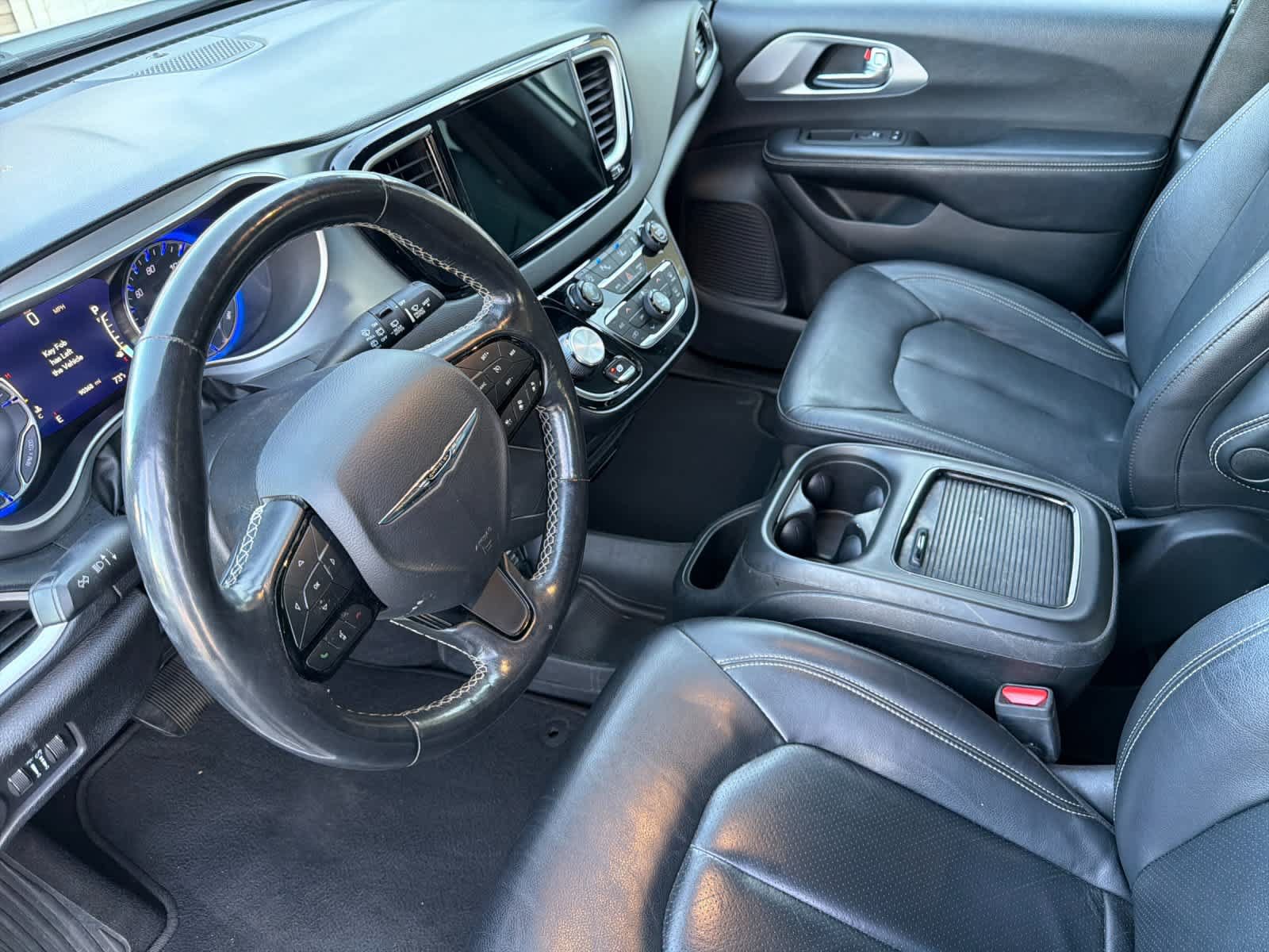 Used 2021 Chrysler Pacifica Touring-L w/ S Appearance Package FWD image 11