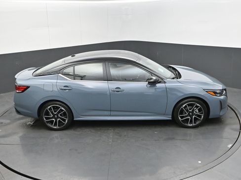 New 2025 Nissan Sentra SR image 37