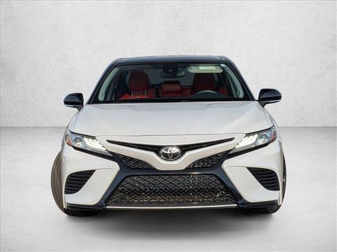 Used 2020 Toyota Camry XSE image 2