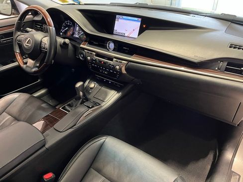 Used 2016 Lexus ES 350 FWD image 25