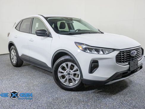 Used 2023 Ford Escape Active AWD/4WD image 1